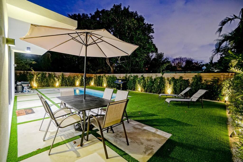Вилла Design House -Heated Pool -Big Yard -Gated Parking Майами Экстерьер фото